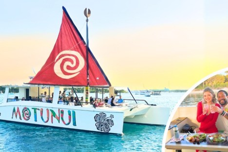 Motunui Sunset Dinner Catamaran Cruise